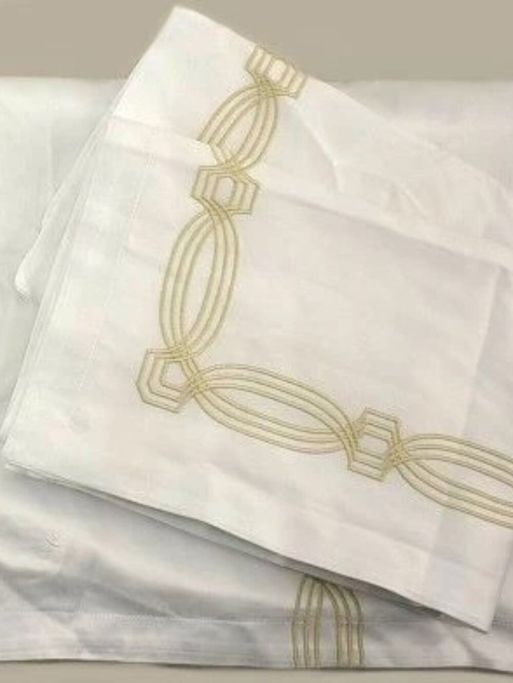 Hotel Collection Portofino White/Soft Gold FULL/QUEEN Duvet & Shams Set